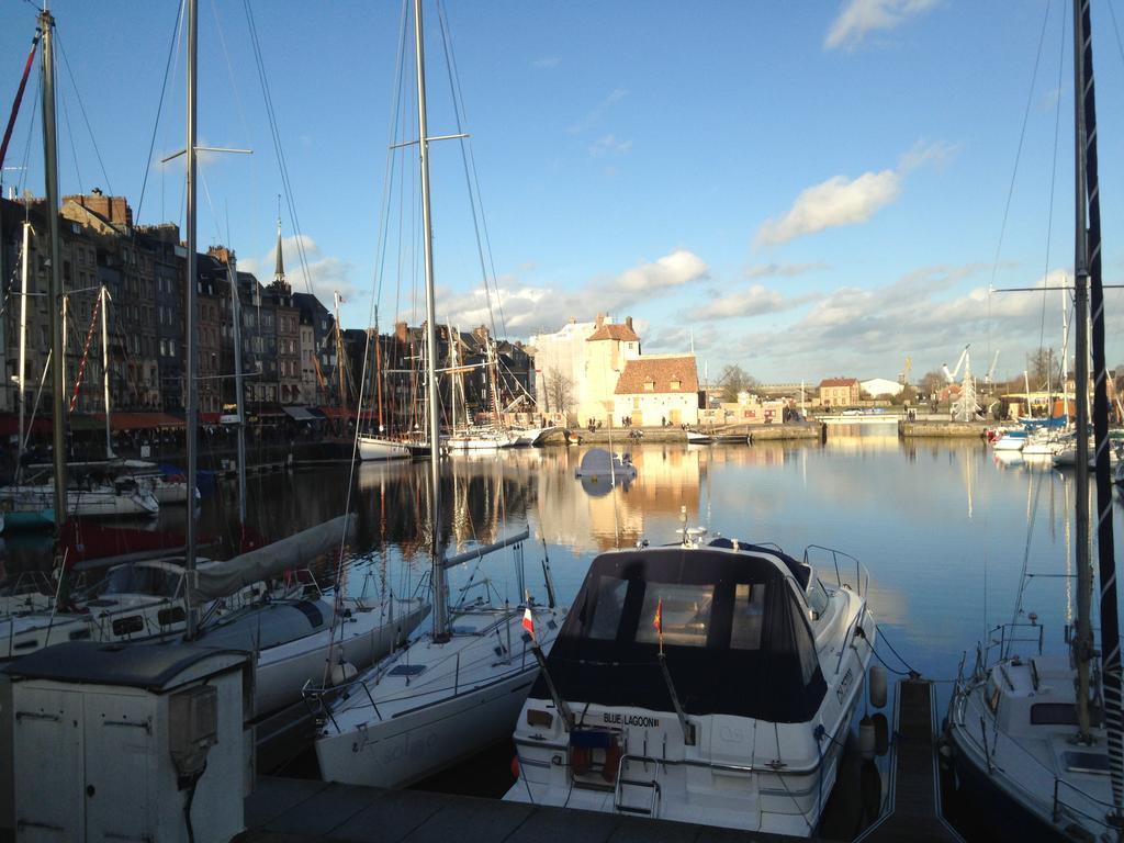 Cote Saint-Leonard - Honfleur Lägenhet Rum bild